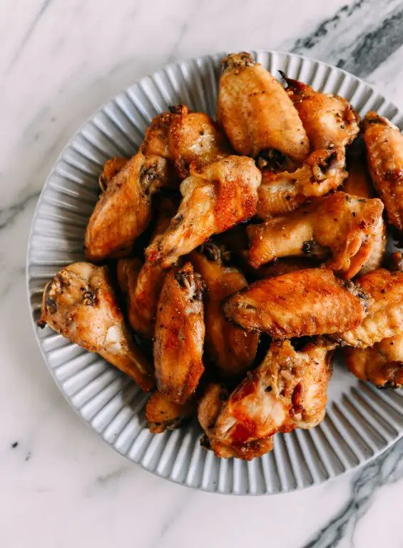 Oyster Sauce Glazed Chicken Wings