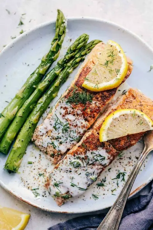 Pan-Seared Salmon with Lemon Dill Sauce