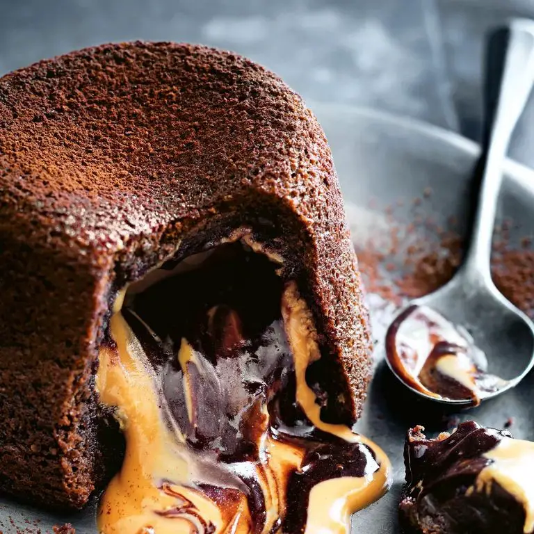 Peanut Butter Chocolate Cake Fondant