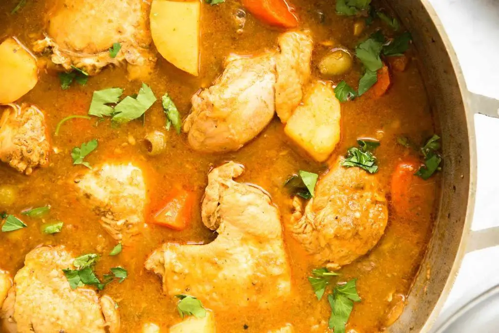 Pollo Guisado
