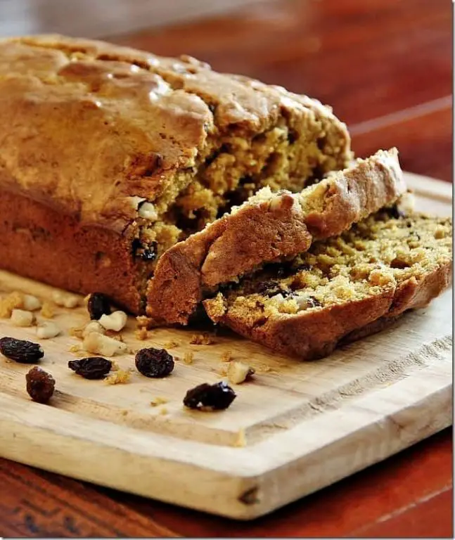 Pumpkin Bread with Walnuts and Raisins
