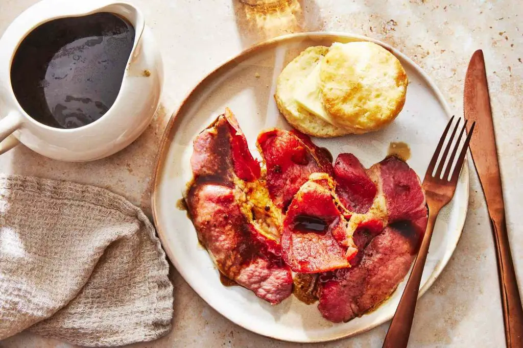 Red-Eye Gravy with Biscuits and Country Ham