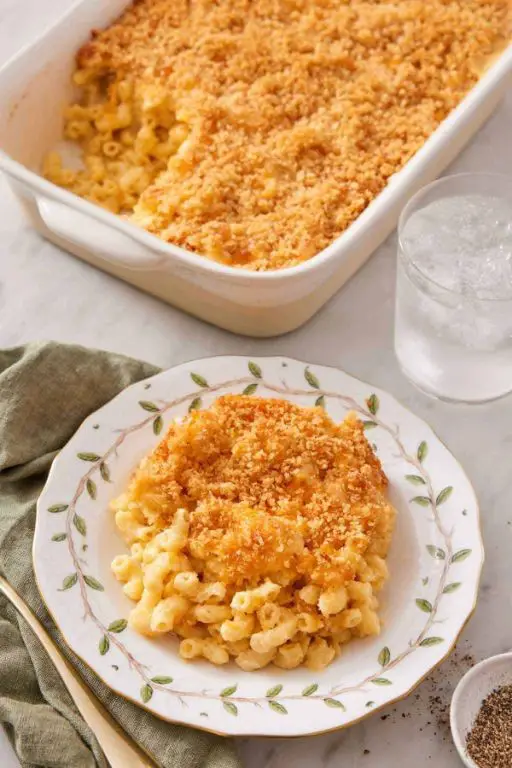 Simple Mac and Cheese with Breadcrumbs