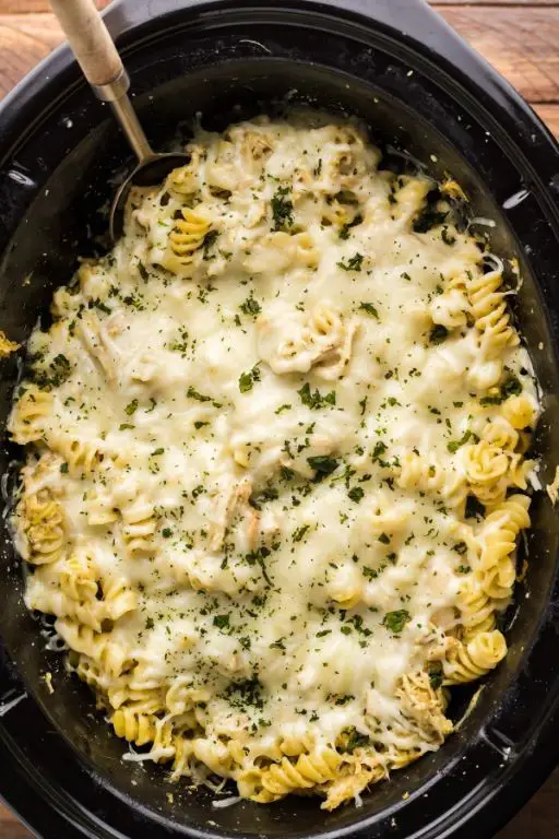 Slow Cooker Chicken Pesto Pasta