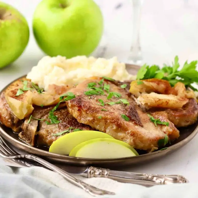 Slow Cooker Pork Chops with Apples
