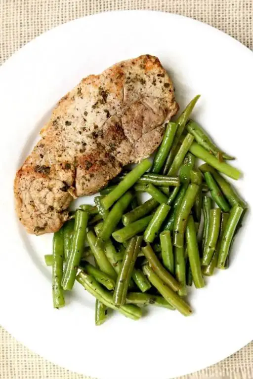 Slow Cooker Pork Chops with Green Beans