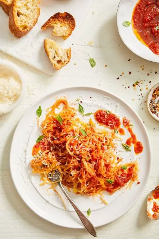 Spaghetti Squash with Marinara Sauce