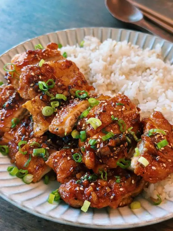 Spicy Garlic Butter Chicken Thighs