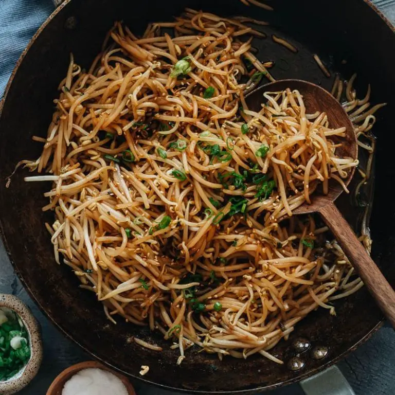 Spicy Sprouted Mung Bean Stir-Fry