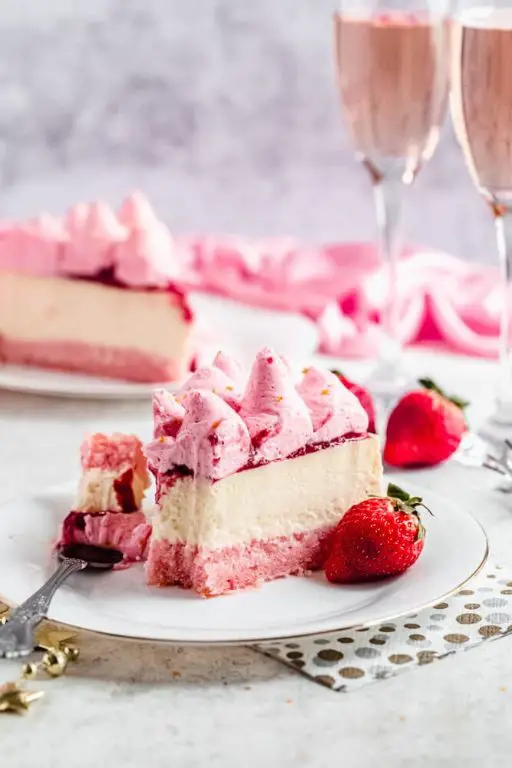 Strawberry Champagne Cheesecake with Sparkling Topping