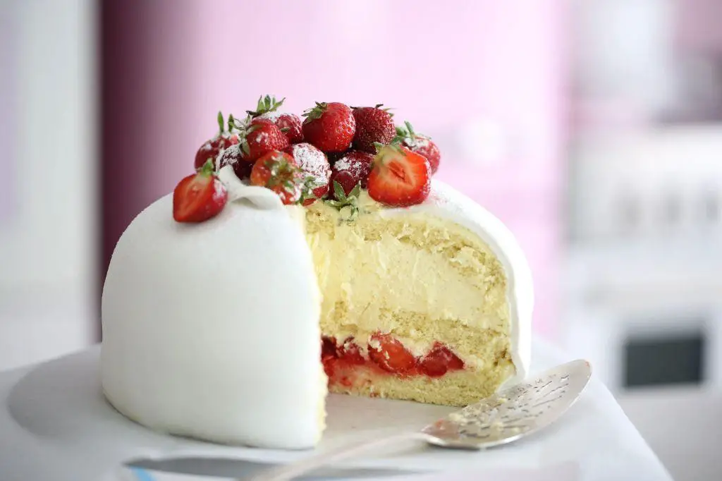 Strawberry Cream Princess Cake