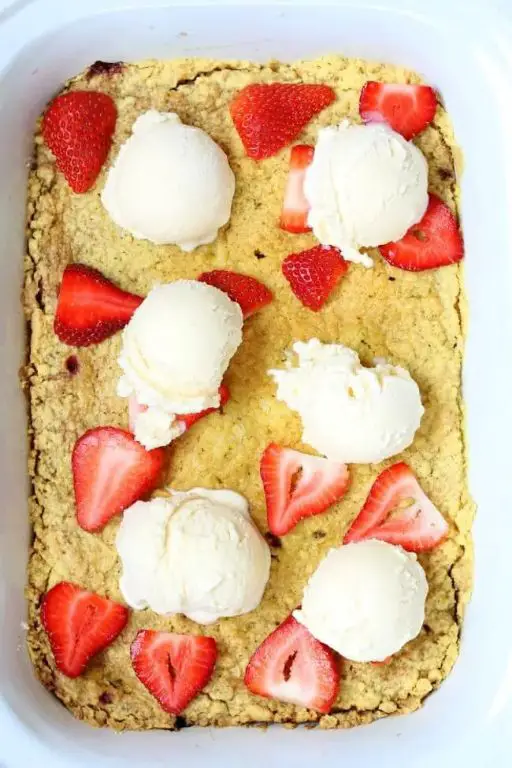 Strawberry Rhubarb Slow Cooker Cobbler