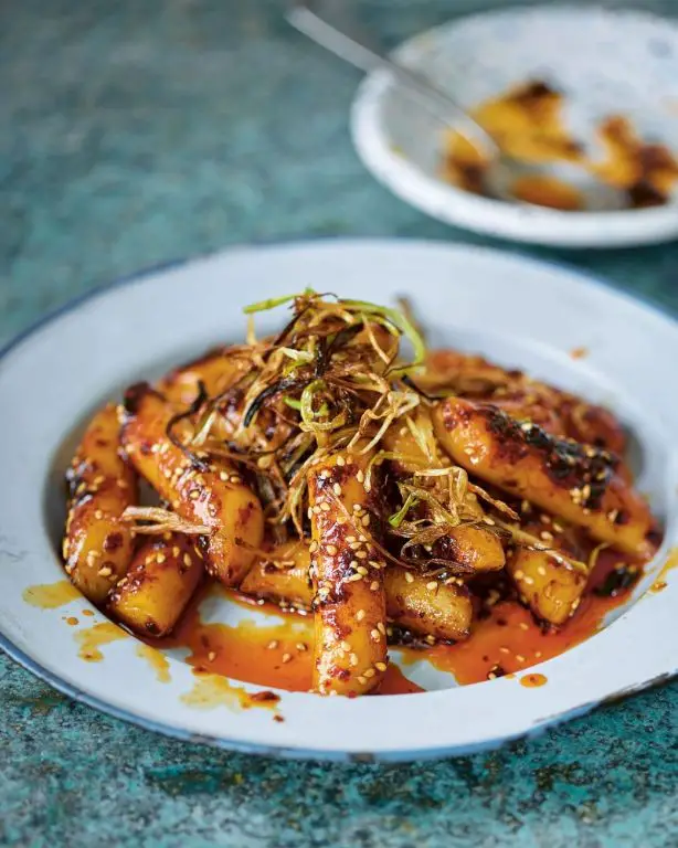 Sweet and Spicy Tteokbokki with Honey Glaze