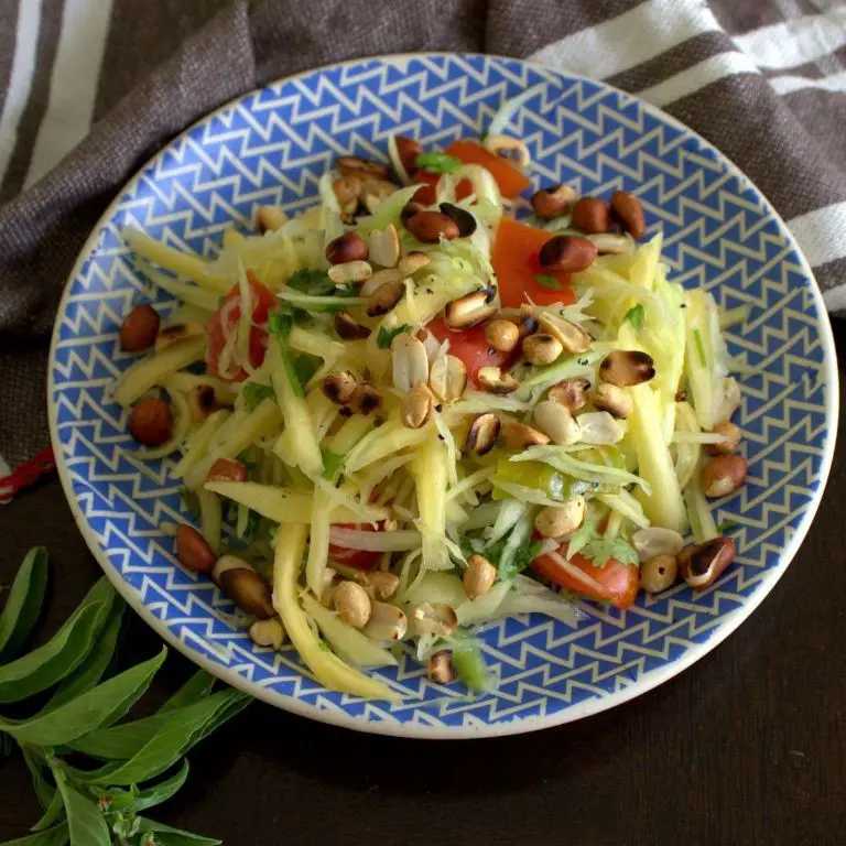 Thai Green Mango Salad (Som Tum)