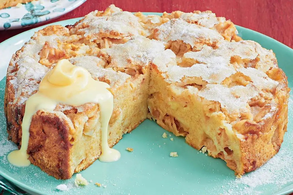 Traditional Irish Apple Cake