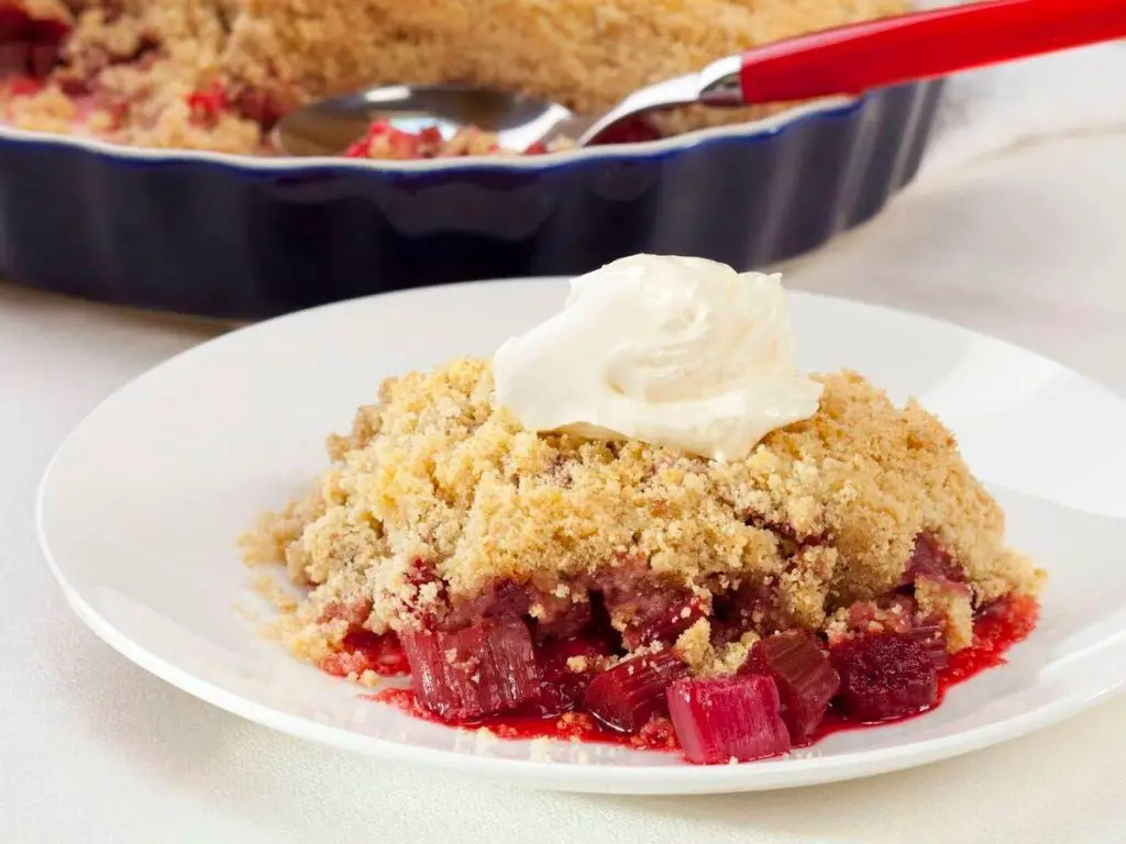 Traditional Irish Rhubarb Crumble