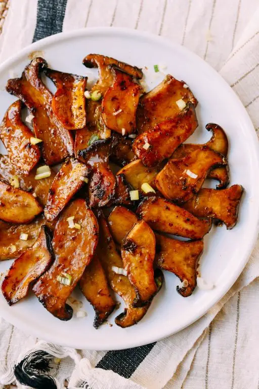 Trumpet Mushroom Stir-Fry with Soy Sauce