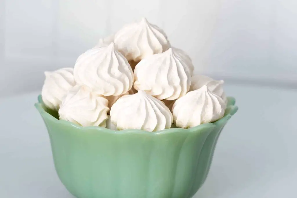 Vanilla Meringue Kisses