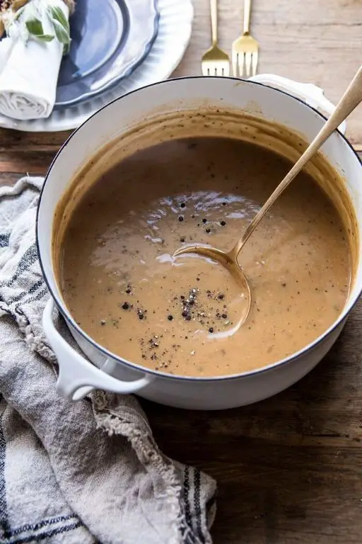 White Wine Turkey Gravy