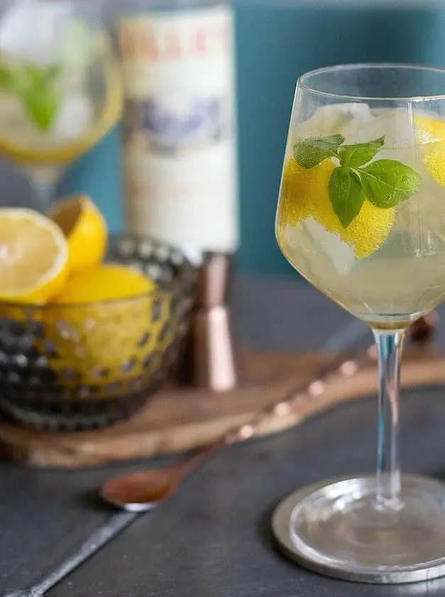 Lemonade Lillet Spritz