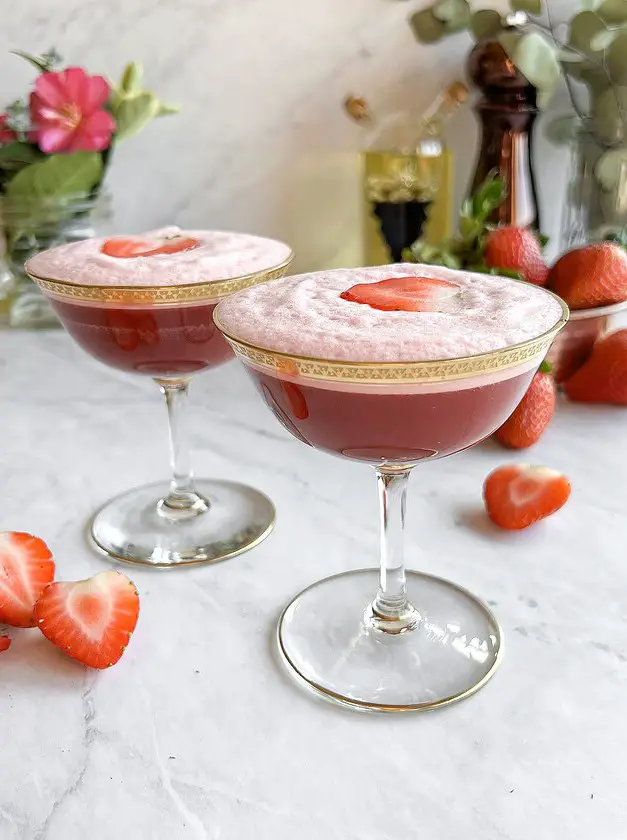 Creamy Strawberry Cinnamon Aphrodisiac Mocktail