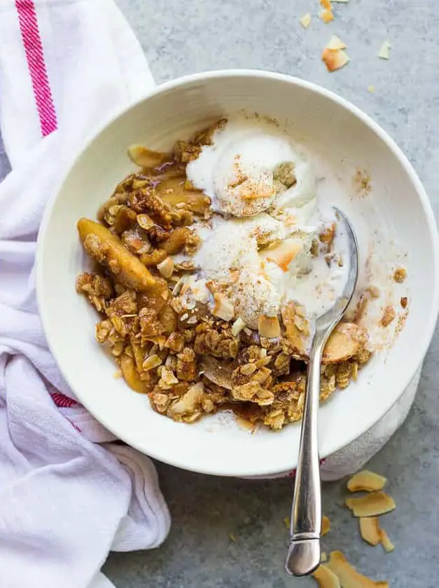 Apple Crisp with Coconut Oil and Honey