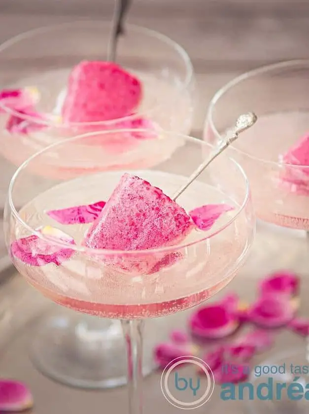 Raspberry Popsicles With Champagne