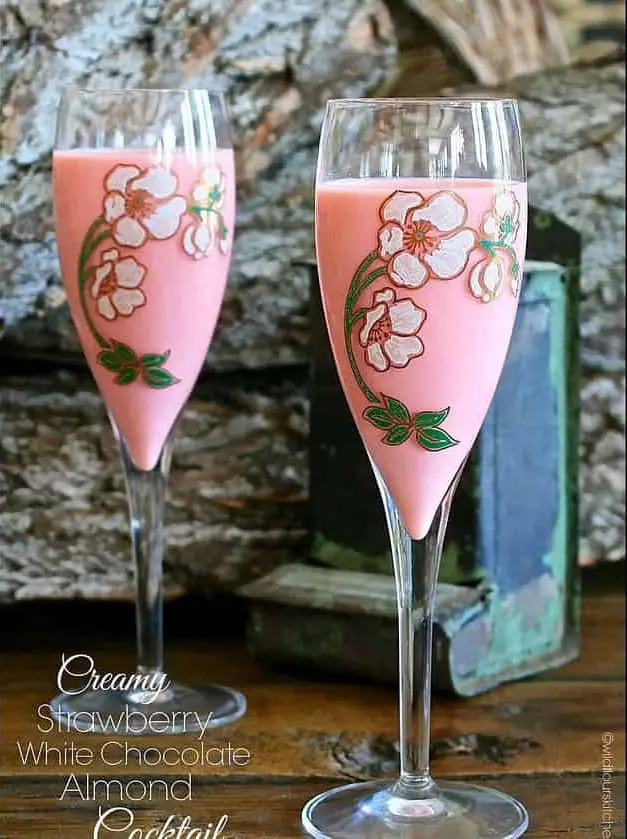 Creamy Strawberry-Almond White Chocolate Cocktail