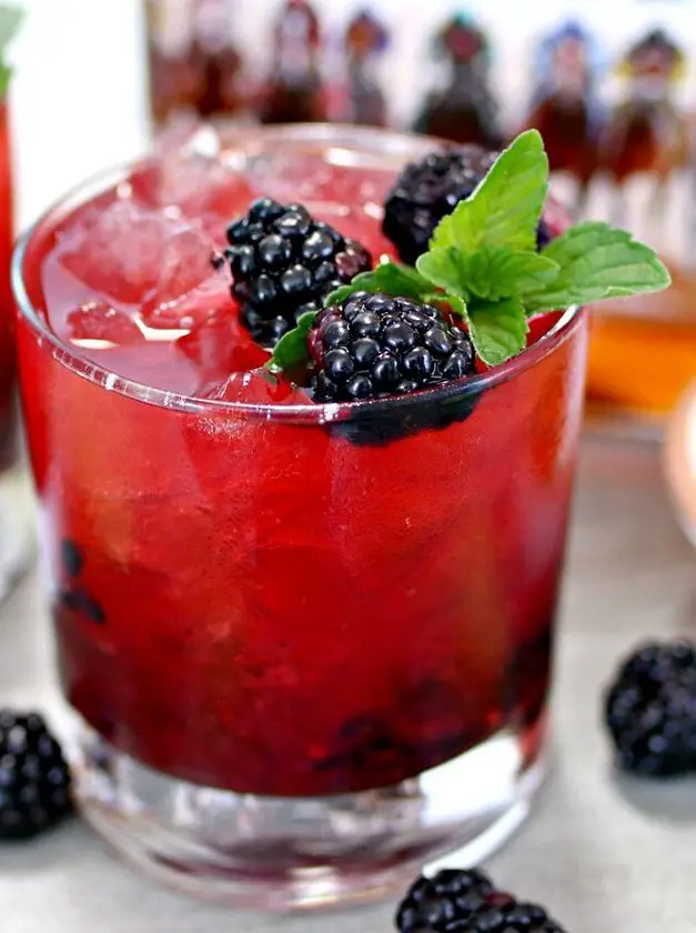 Blackberry Bourbon Smash Cocktail