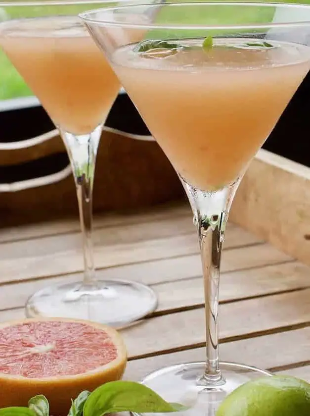 Grapefruit Basil-Tini