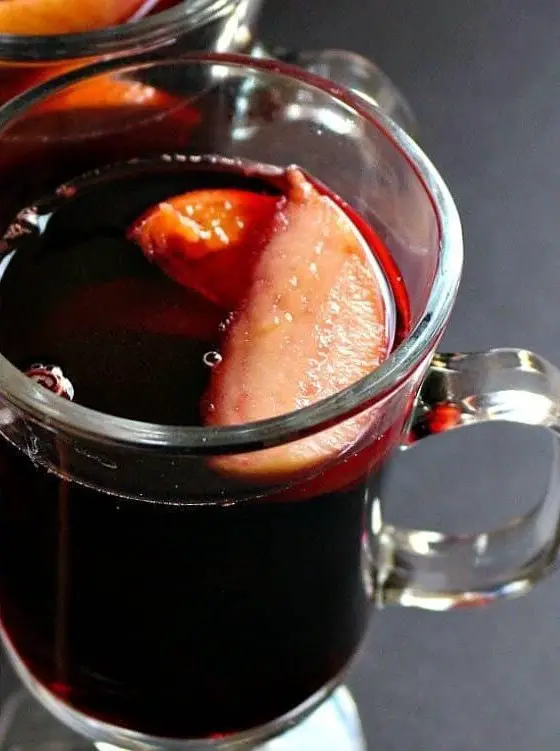 Amaretto Mulled Wine