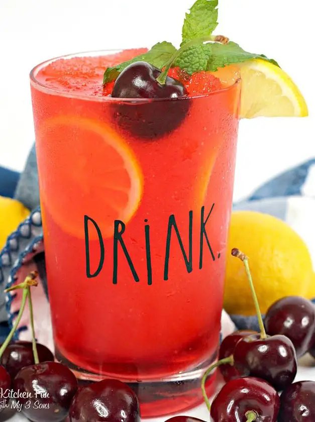 Cherry Lemonade Cocktail