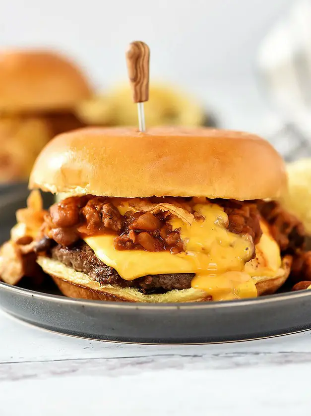 Chili Cheeseburgers