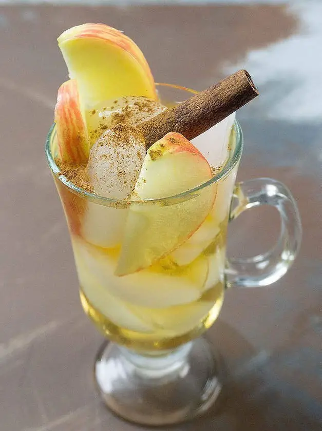 Butterscotch Schnapps Apple Cocktail