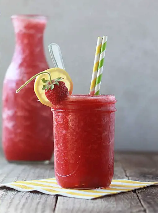 Boozy Strawberry Lemonade Slushies
