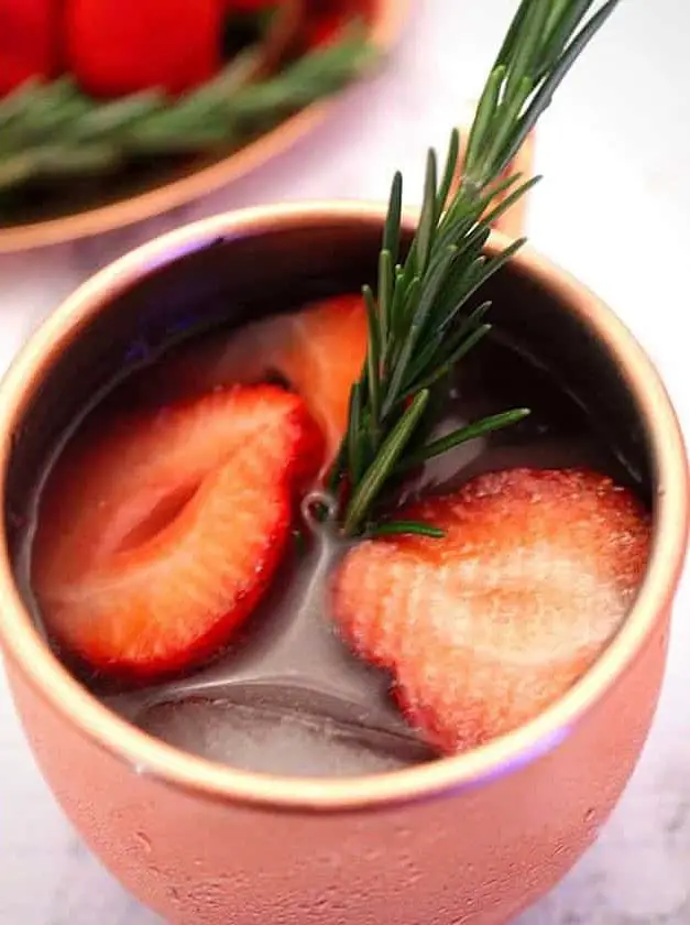 Moscow Mule Caipiroska With Açai and Strawberries