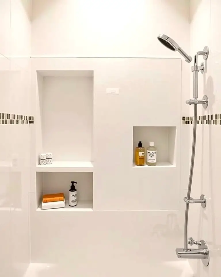 Dual-Level Shower Niches